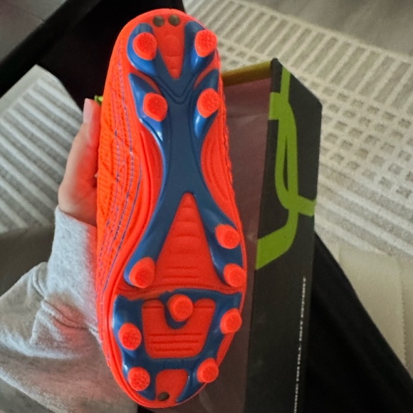 Vibrant Orange Soccer Cleats - Picture 3 of 6